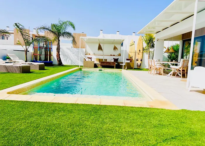 El Palmeral - Exlusive Villa With Private, Heated Pool In Corralejo