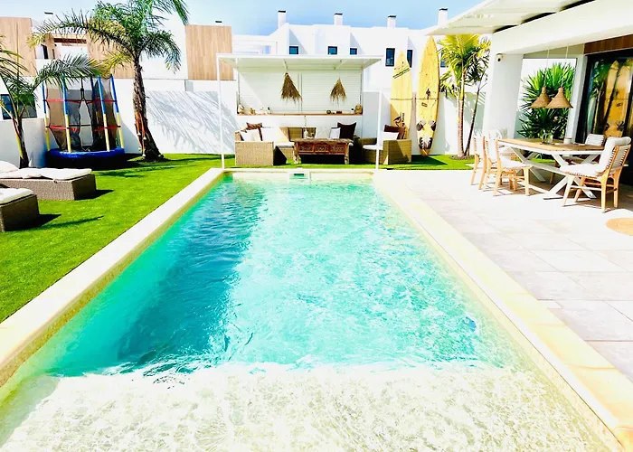 El Palmeral - Exlusive Villa With Private, Heated Pool In Corralejo